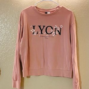 5/$20 Women’s sweatshirt